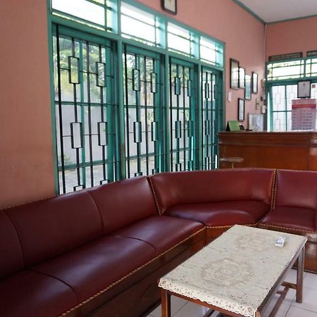 Ismoyo Hotel Jogjakarta Buitenkant foto
