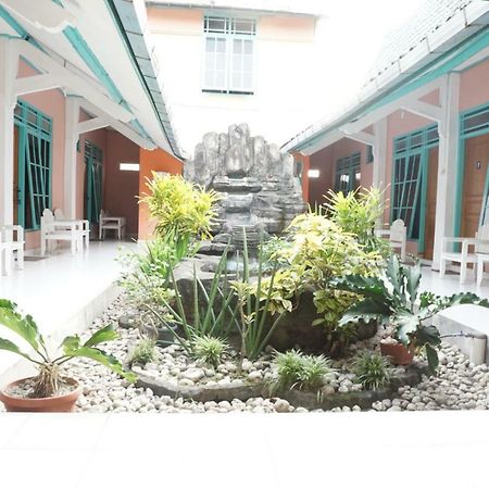 Ismoyo Hotel Jogjakarta Buitenkant foto