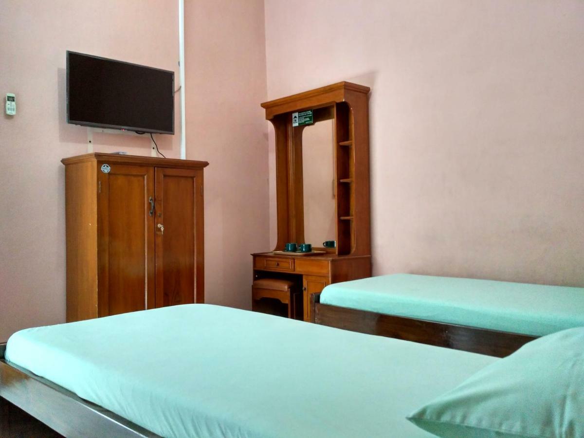 Ismoyo Hotel Jogjakarta Buitenkant foto