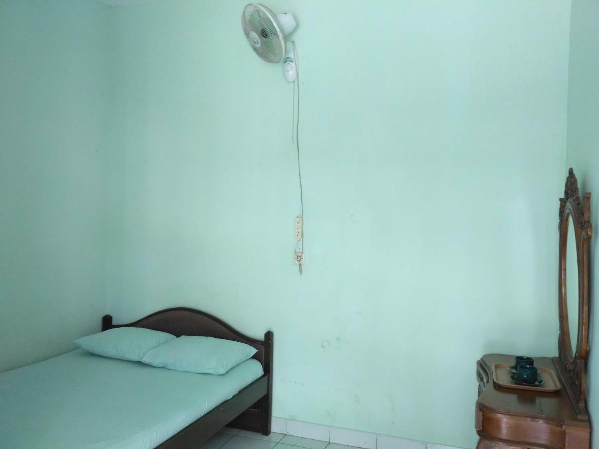 Ismoyo Hotel Jogjakarta Buitenkant foto