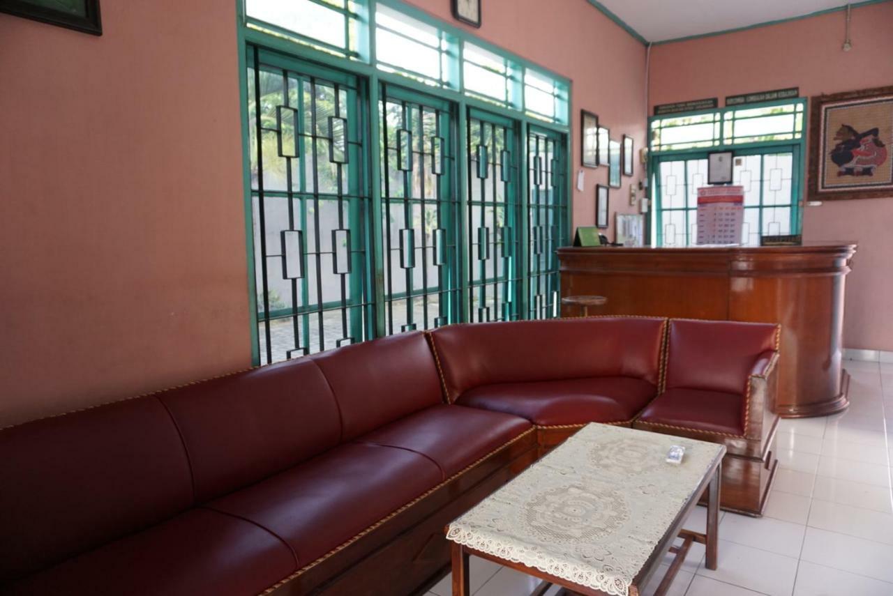 Ismoyo Hotel Jogjakarta Buitenkant foto
